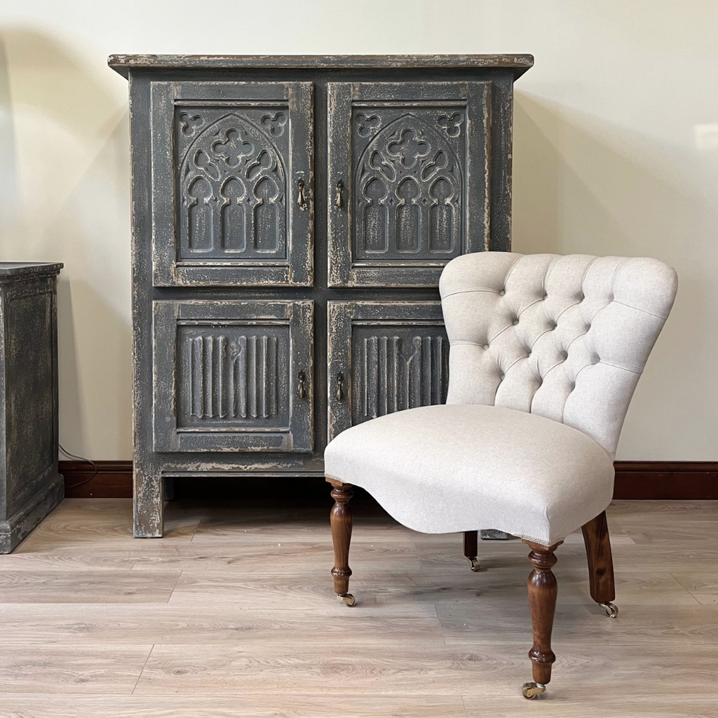 Victorian - Style Tufted Slipper Chair