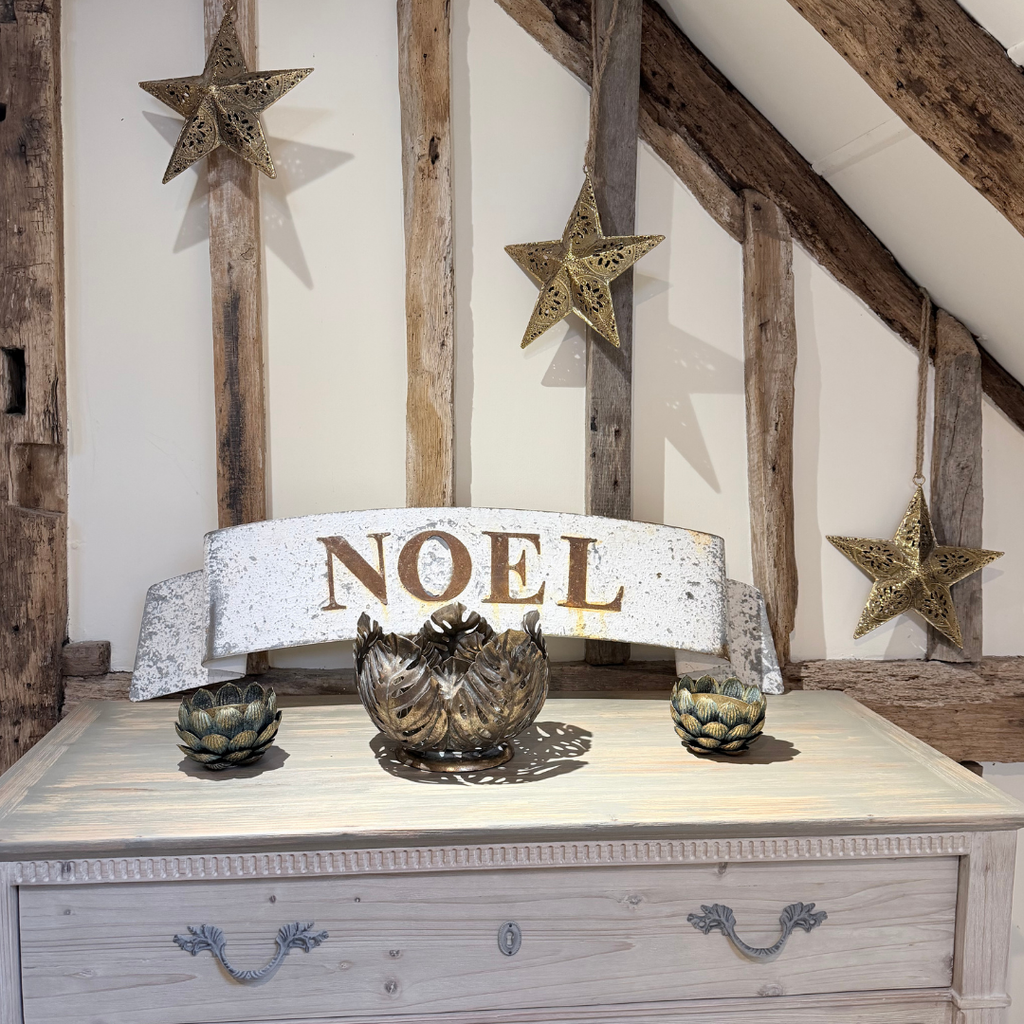 Vintage - Style Leaf Candle Holder