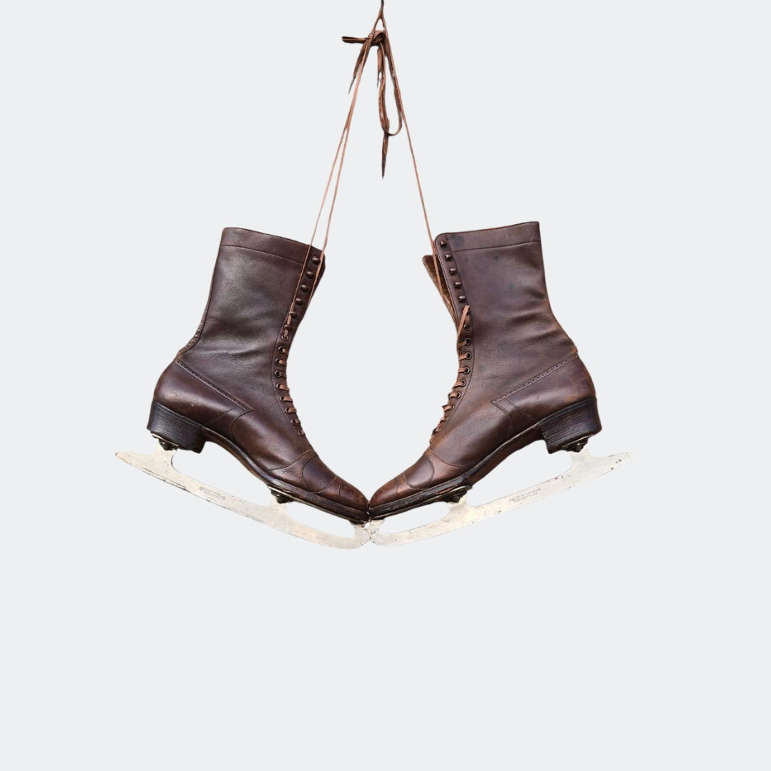 Vintage Decorative Ice Skates - Brown Leather - Christmas Decor
