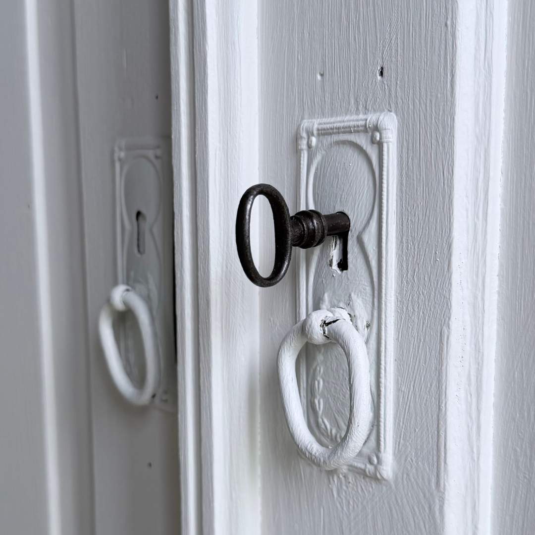 White Vintage Reclaimed Pine Cabinet