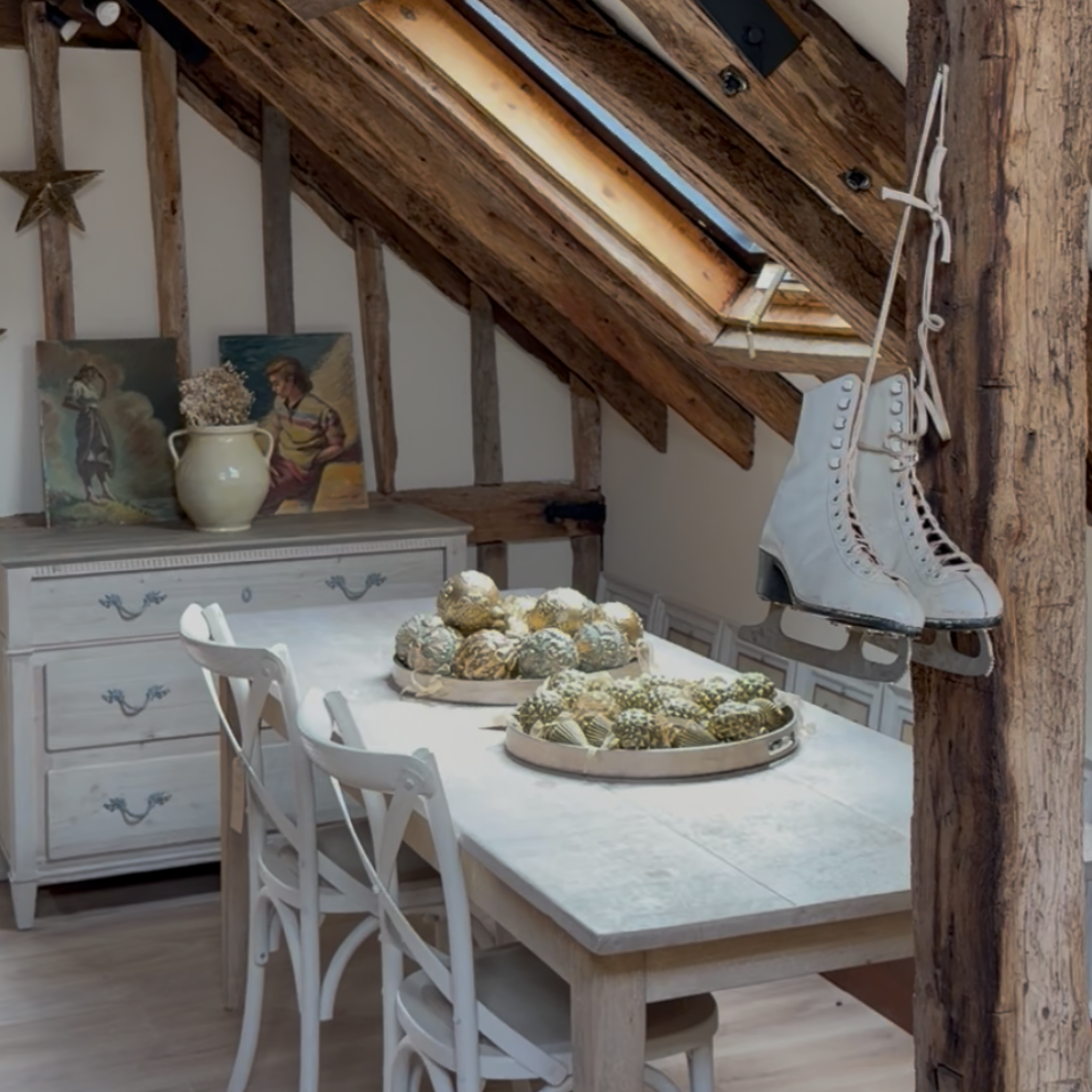 Vintage Decorative Ice Skates - White Leather - Christmas Decor