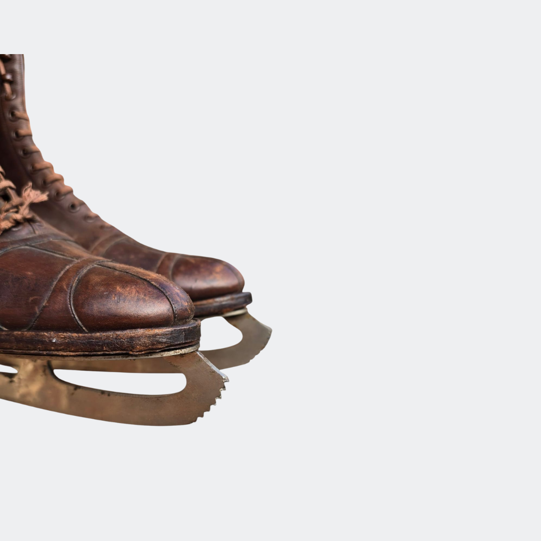 Vintage Decorative Ice Skates - Brown Leather - Christmas Decor