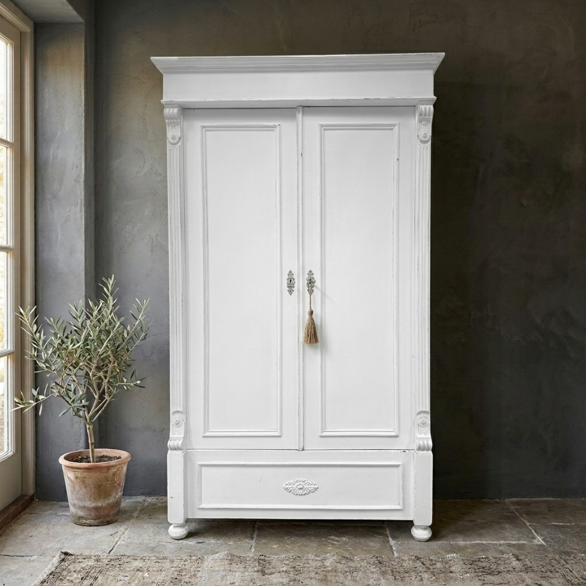 Vintage Reclaimed Pine Wardrobe in Distressed White